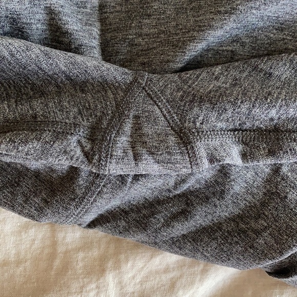 EUC size M Glyder Grey super soft leggings! - Picture 6 of 6